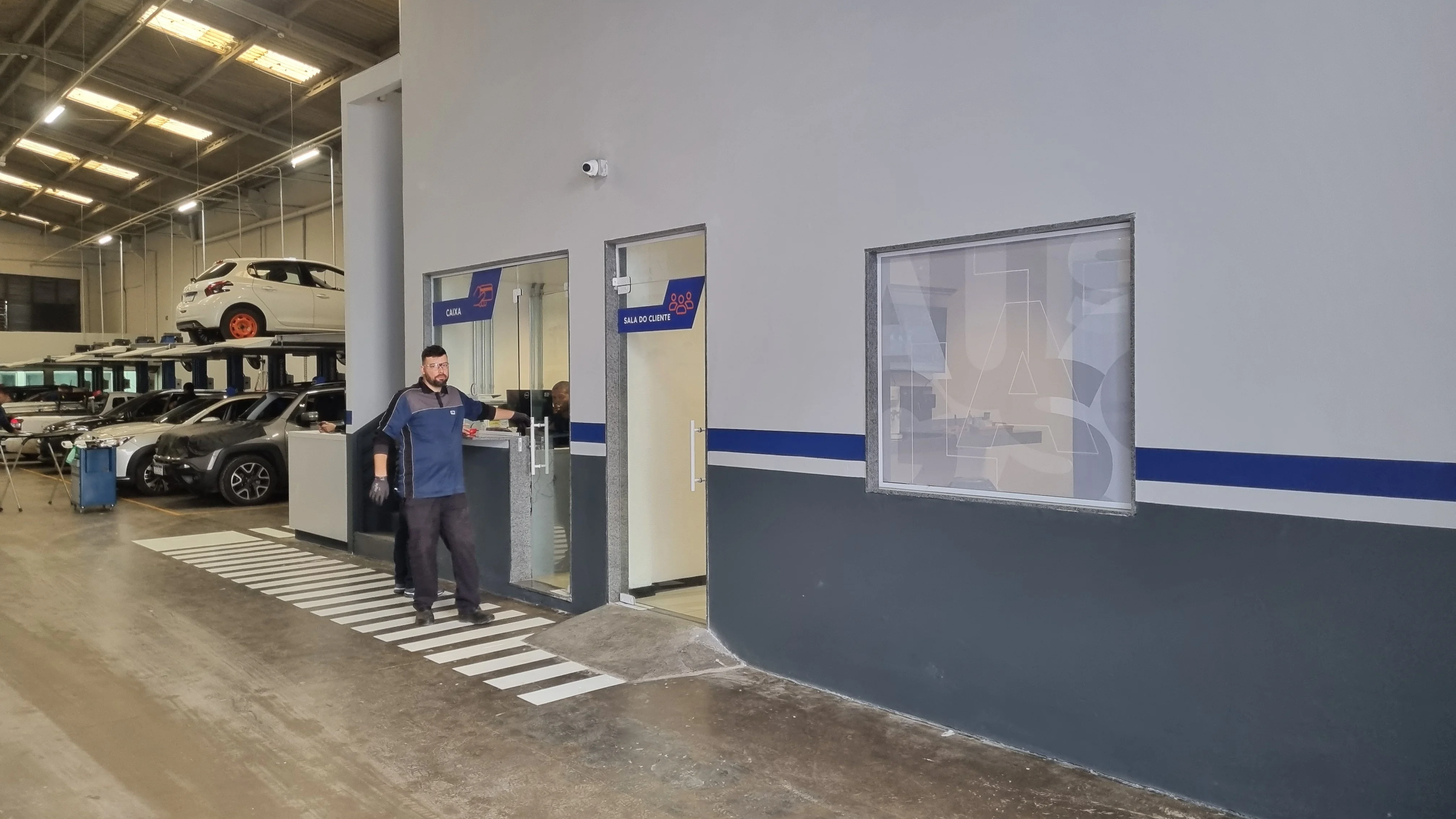 Autoglass — Piso e Estrutura